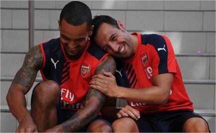 Arsenal prolonga el contrato de Cazorla y Walcott