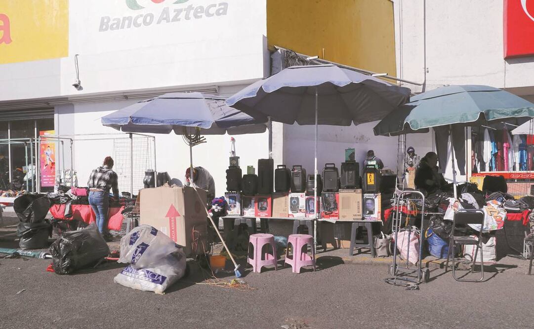 Las autoridades de Toluca dialogan con organizaciones de comerciantes informales para encontrar una alternativa, pues en el centro histórico y en otras zonas de la ciudad no se les permitirá colocar sus puestos.