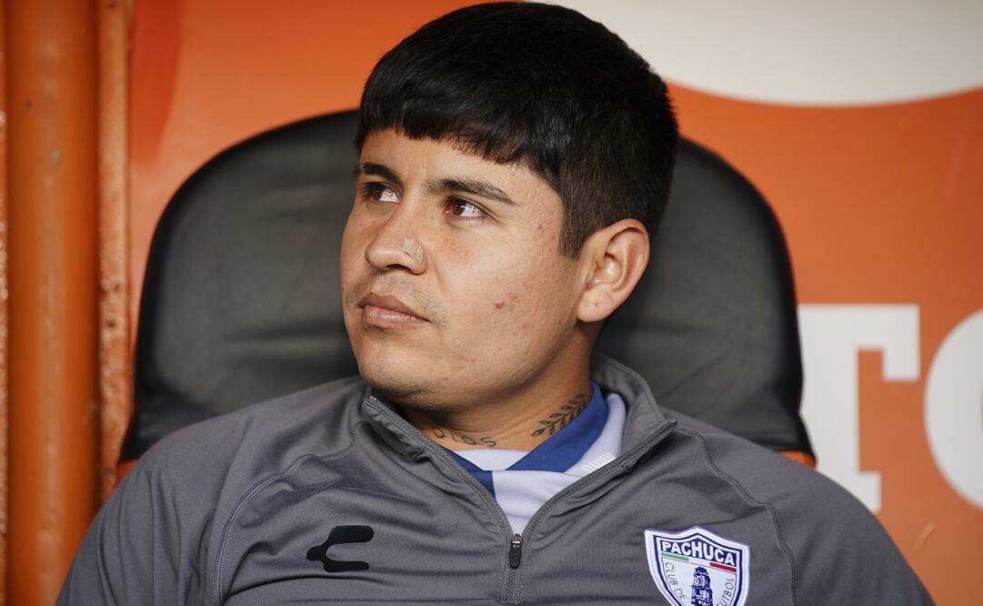 Javier López en la banca de suplentes del estadio Hidalgo / Foto: Imago7