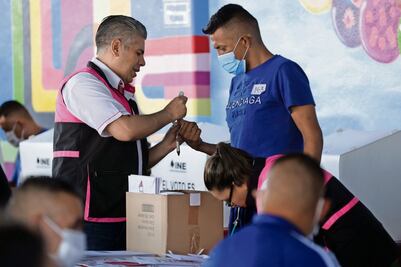 La prisión no les impide ejercer su derecho al voto