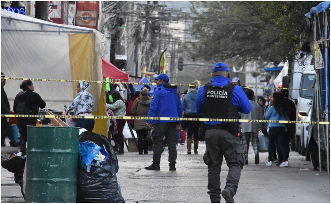 Los hechos se reportaron en las calles de 5 de Mayo y Colegio Civil, en el centro de Monterrey, Nuevo León. Foto Emilio Vázquez / EL UNVIERSAL
