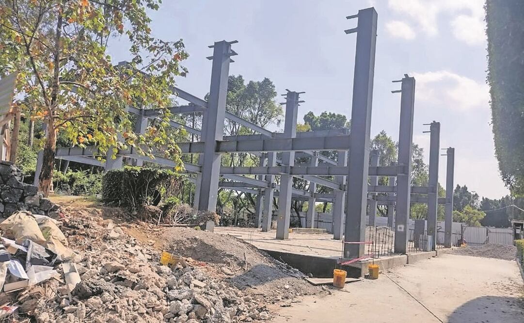 El edificio J de la Cámara de Diputados, ubicado a un costado de la puerta 4, albergará oficinas para el personal y un espacio para los talleres gráficos del recinto. Foto: Antonio López / EL UNIVERSAL