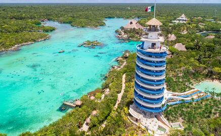 ¿Qué hay en Xel-Há? Lánzate de un tobogán gigante y nada entre manglares