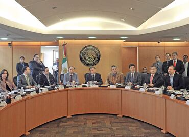 Avalan crear otra nueva comisión por Ayotzinapa