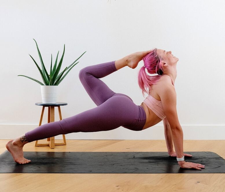 Combinar colores sólidos con texturas siempre le dará un plus a tu look / Foto: Pixabay