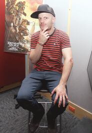 Aunque anda de a cojito, Facundo sigue trabajando