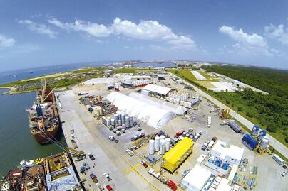 Prevén levantar refinería Dos Bocas en tres años