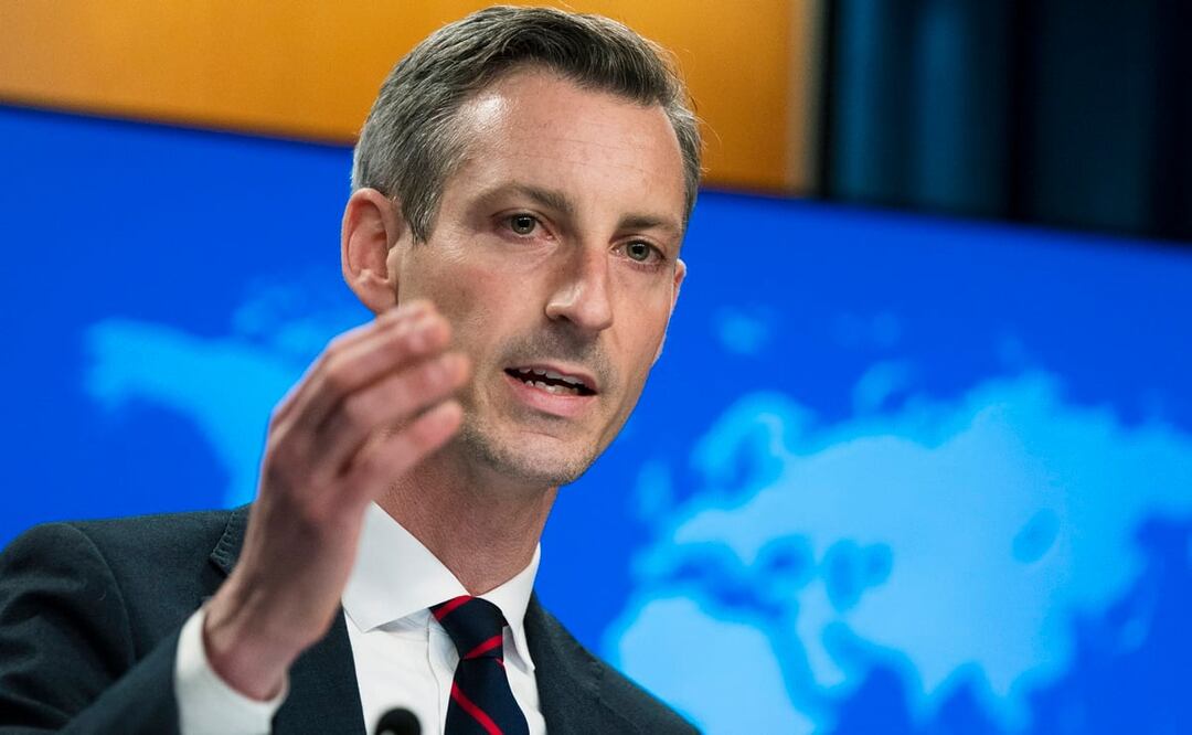 El portavoz del Departamento de Estado, Ned Price, habla durante una conferencia de prensa en el Departamento de Estado. Foto: AP