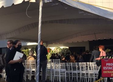 Políticos mexiquenses acompañan a candidata Alejandra del Moral en funeral de su padre