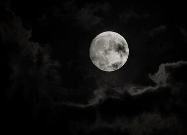 Científicos sugieren que la Tierra es la responsable del origen de la Luna