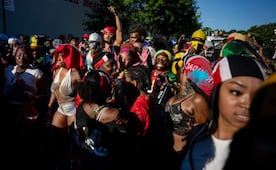 Reportan tres personas apuñaladas en Nueva York; ocurrió antes del Carnival Parade