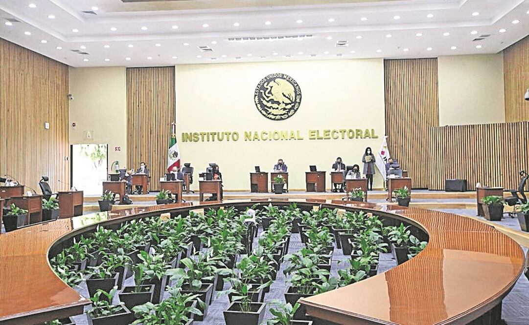 INE ha recibido 801 cartas de intención de registro para personas u organismos que quieren ser promoventes de la revocación. Foto: ARCHIVO EL UNIVERSAL