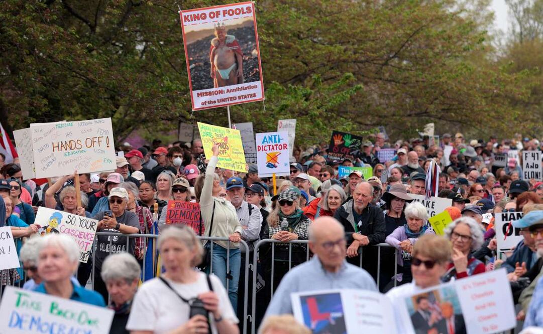 Manifestantes salieron el sábado a las calles de Washington y otras ciudades de Estados Unidos en contra de las políticas de Donald Trump. Foto: AFP