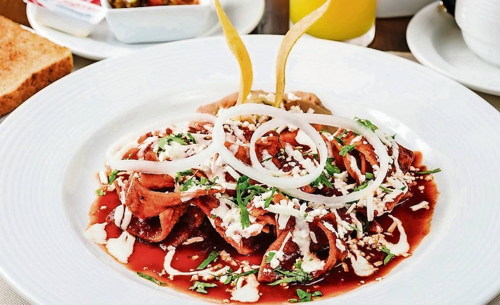 Como segundo tiempo pueden ofrecerse pasta o chilaquiles con queso y crema, entre otros. Foto: Especial