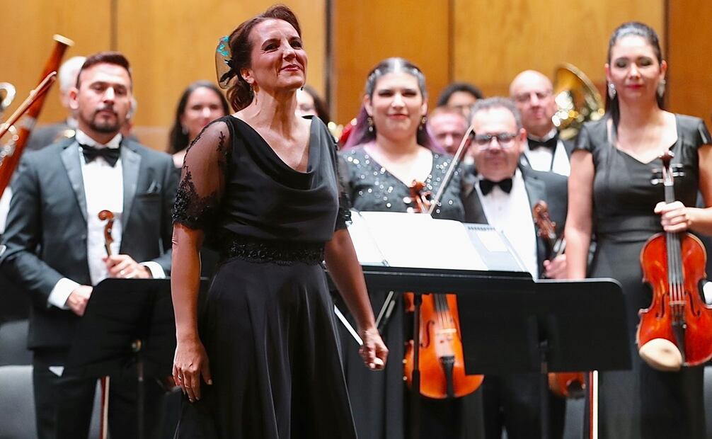 Guanajuato, Gto. 26 octubre 2023 Concierto de la Orquesta Filarmónica de Sonora y Coro del Teatro del Bicentenario interpreta Cantata Sueños de Arturo Márquez con Laura Cmet, directora invitada en el Teatro Juárez. Fotos: Berenice Fregoso/ El Universal.