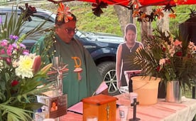 VIDEO Realizan misa en honor de la señora Alicia, a un año de la tragedia en el Puente de la Concordia; salvó del fuego a su nieta Jazlyn Azulet