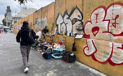 Ambulantes se expanden sobre Eje Central Lázaro Cárdenas, en las afueras del Teatro Hidalgo; suman al menos 24 comerciantes