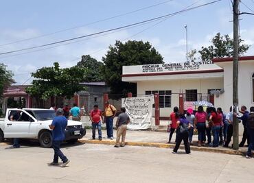 Sección 22 genera bloqueos en Oaxaca; exigen justicia por asesinato de profesor