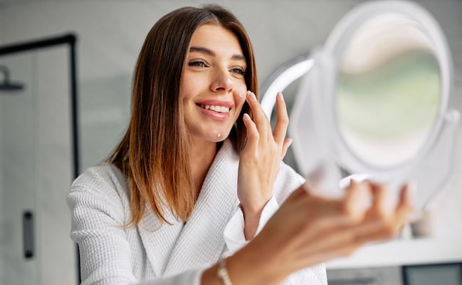 Cómo simplificar tu rutina de skincare por las noches