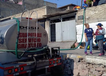 Llevan agua a habitantes de la GAM a través de pipas luego de trabajos de mantenimiento de Sacmex