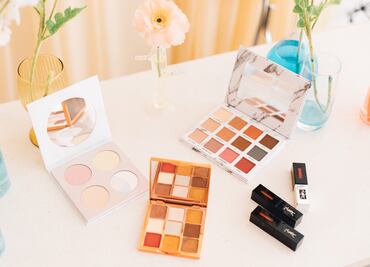 Guía práctica para saber cuándo caducan tus cosméticos