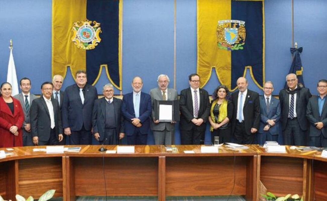 Enrique Graue, Dean of the UNAM, signed the agreement with the universities in Mexico City – Photo courtesy of UNAM