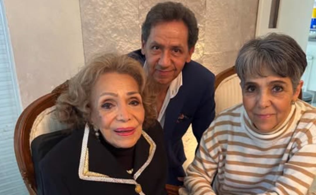 María Victoria con sus hijos en febrero de 2025.