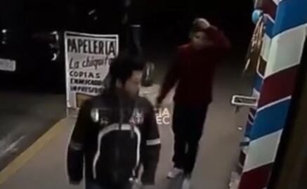 Video. Asaltan papelería, huyen, y vuelven a asaltar 