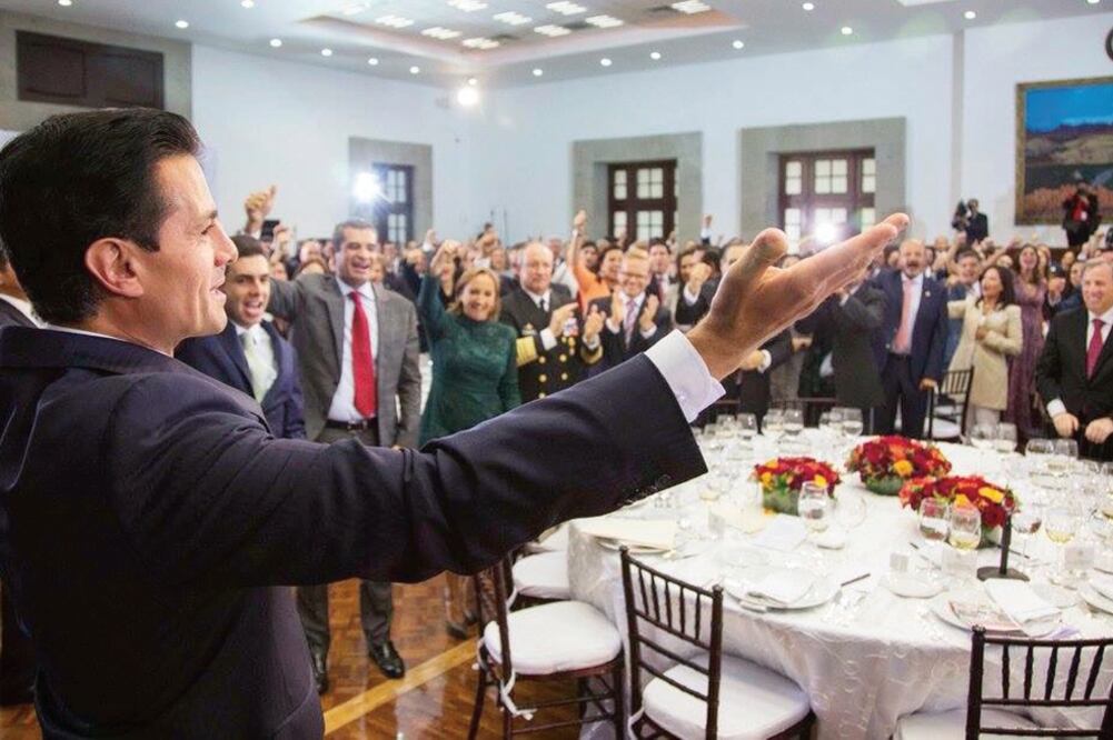 El titular del Ejecutivo federal comió en privado con los diputados del PRI y el PVEM, a quienes agradeció su solidaridad en temas como el "gasolinazo". (TOMADA DE TWITTER)