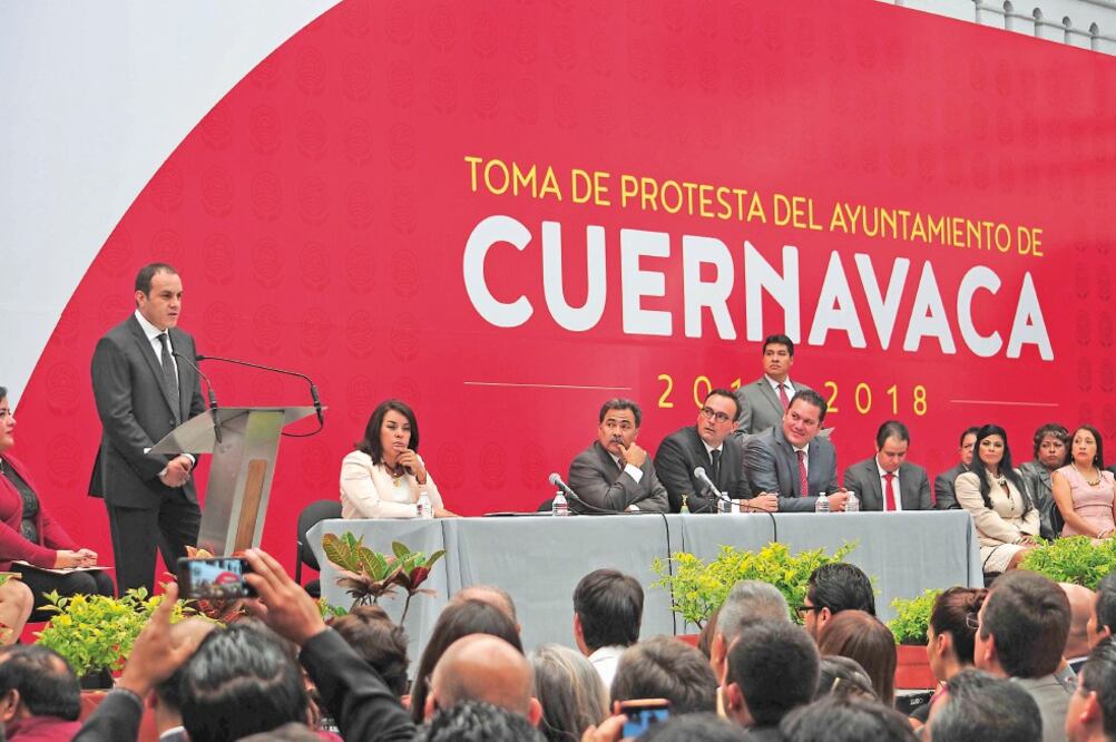 A las 11:29 horas inició el acto protocolario dirigido por el aún alcalde prií sta Jorge Morales Barud, acompañado por autoridades locales (CIUDADANOS MX)