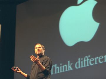 ¿Cómo sería el iPhone si Steve Jobs siguiera vivo, según la IA?