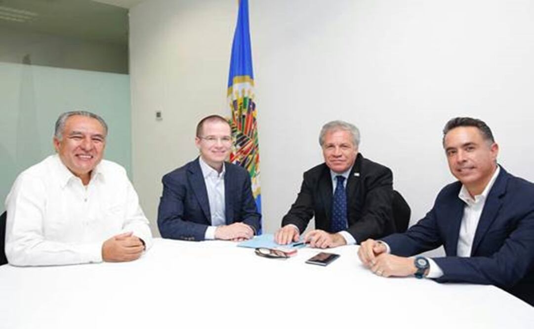 El Presidente Nacional del PAN, Ricardo Anaya, el ex candidato del PAN al gobierno de Coahuila, Guillermo Anaya, y el Coordinador de Asuntos Internacionales del CEN del PAN, Marco Adame, se reunieron con el Secretario Genera de la OEA (Foto: Cortesía PAN)