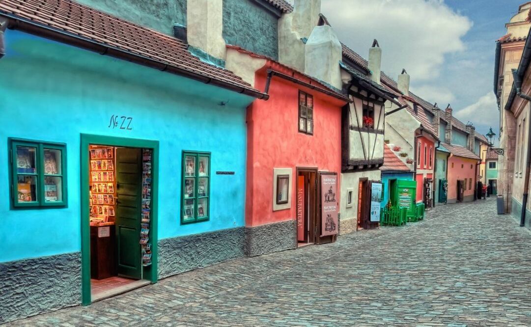 Callejón del Oro. Se ofrecen recorridos para visitar los sitios que hacen referencia a la vida y obra de Franz Kafka. (Foto: Bohemia)