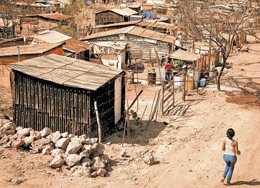"Tres de cuatro personas en situación de pobreza no logran salir de esta condición", advierte especialista