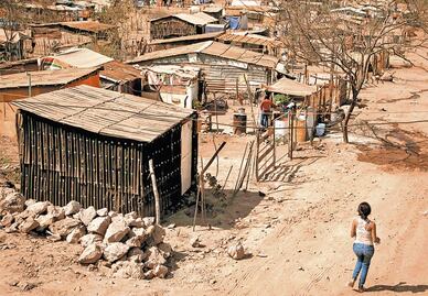 "Tres de cuatro personas en situación de pobreza no logran salir de esta condición", advierte especialista