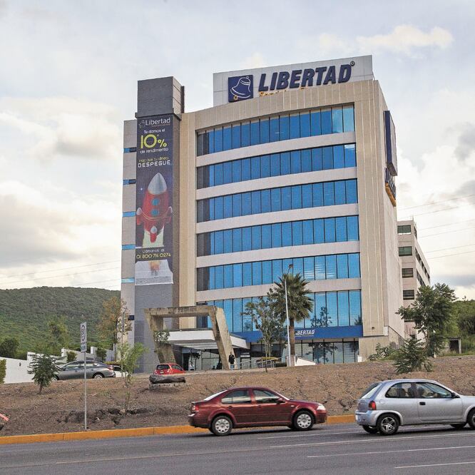 Las empresas beneficiadas por los contratos con 7 dependencias federales tienen “negocios extraños” con Libertad, S.A. de C.V., indicó la FGR. ARCHIVO EL UNIVERSAL