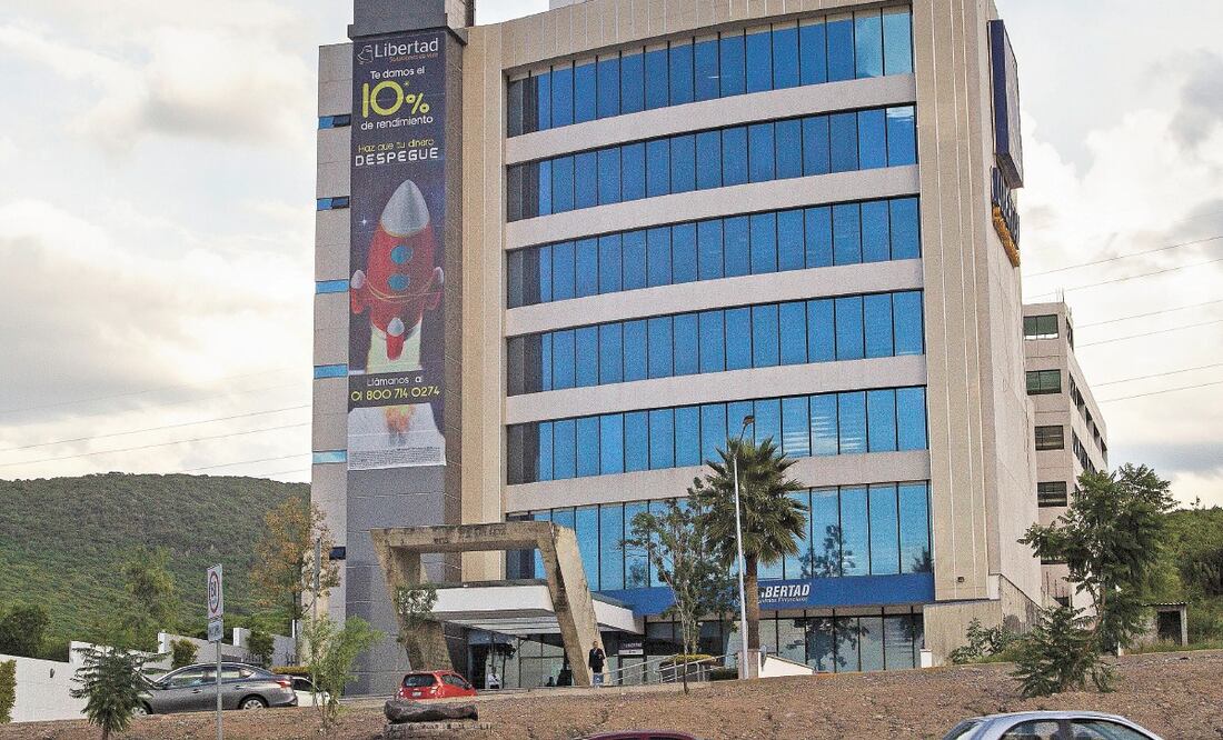 Las empresas beneficiadas por los contratos con 7 dependencias federales tienen “negocios extraños” con Libertad, S.A. de C.V., indicó la FGR. ARCHIVO EL UNIVERSAL