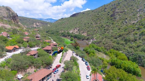 Aguas termales y aventura: qué hacer en el Parque EcoAlberto