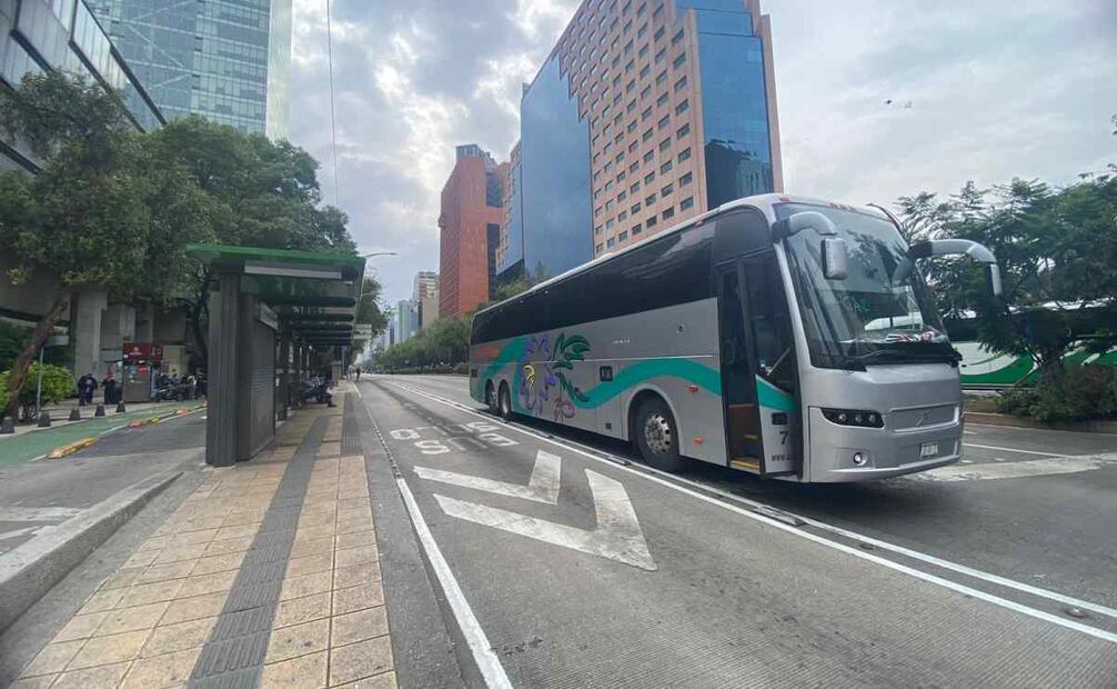 Bloqueo sobre Paseo de la Reforma y su cruce con las avenidas Juárez, Bucareli y Rosales en la alcaldía Cuauhtémoc este 25 de septiembre de 2024. Foto: Juan Carlos Williams/EL UNIVERSAL
