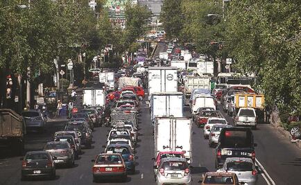Sin permiso para circular autos con calcomanía roja