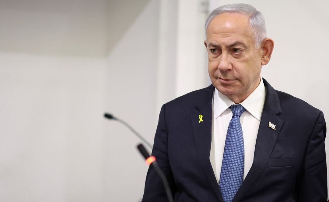 El primer ministro israelí, Benjamin Netanyahu, asiste a su juicio por cargos de corrupción en el tribunal de distrito de Tel Aviv, Israel, el lunes 16 de diciembre de 2024. Foto: AP