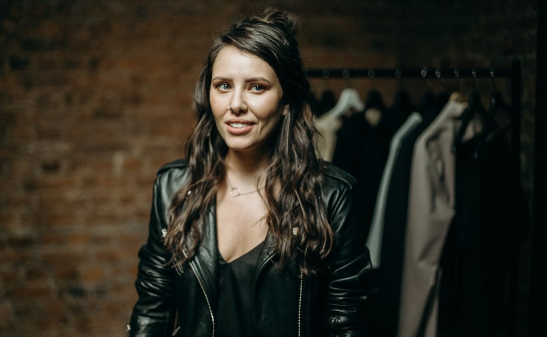 La chamarra de cuero no se debe meter en la lavadora / Foto: Pexels