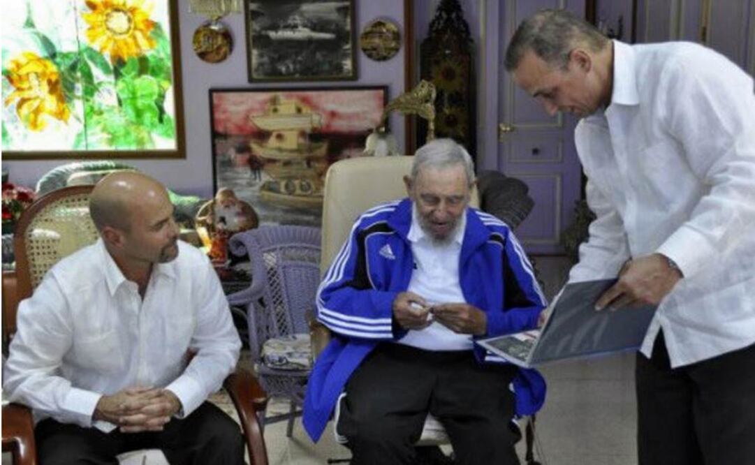 FIDEL CASTRO CON "LOS CINCO". Foto: EFE