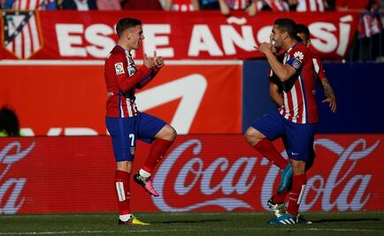 Griezmann mantiene al Atlético en la pelea