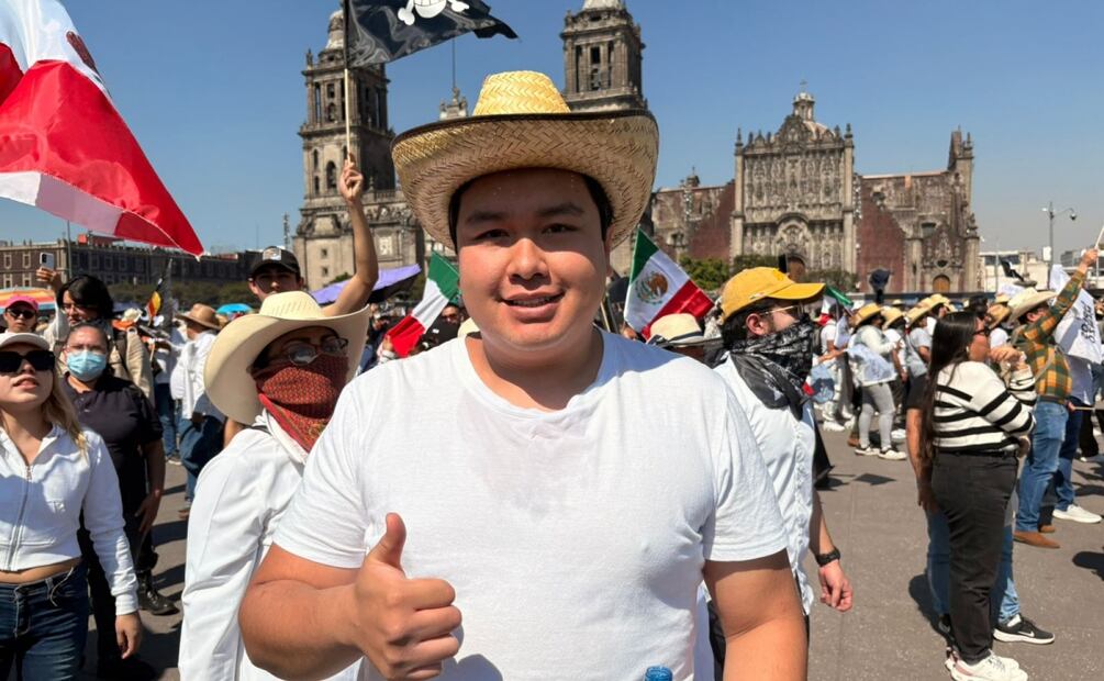 Luis, joven que asistió a la marcha de la Generación Z en CDMX ante el aumento de la violencia en México (15/11/2025). Foto: Sharon Mercado / EL UNIVERSAL