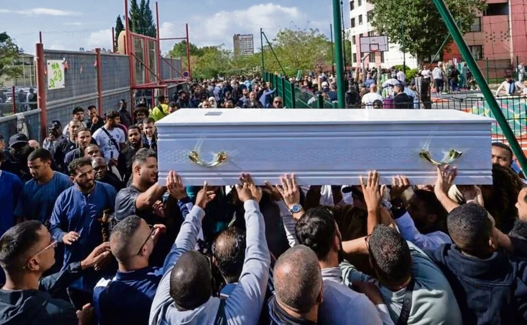 Sepelio de un taxista asesinado por un menor de edad en Marsella, en medio de un ajuste de cuentas por narcotráfico. Foto: AFP