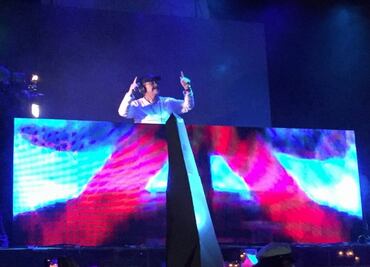 Pedro Sola debuta y prende como DJ