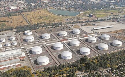 CRE acatará por tiempo indefinido suspensión a monopolio de Pemex