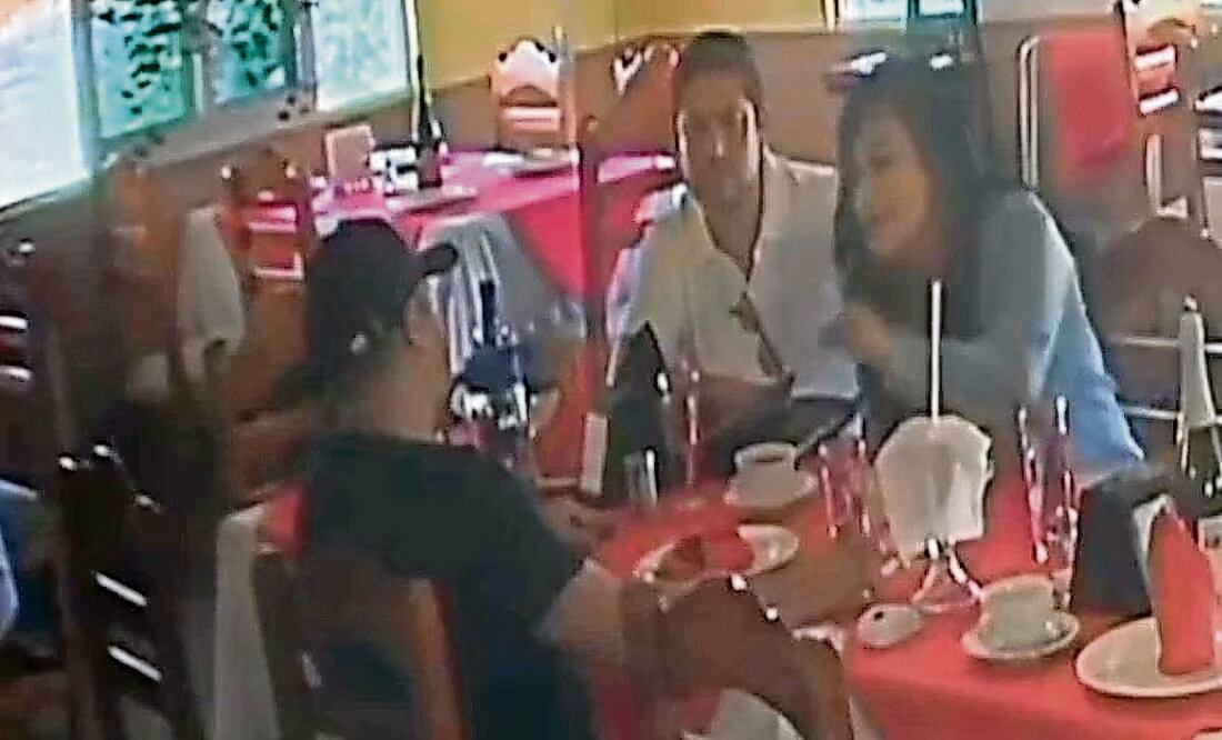 Norma Otilia Hernández fue captada en una reunión con el presunto líder de Los Ardillos, Celso Ortega Jiménez. Foto: Especial