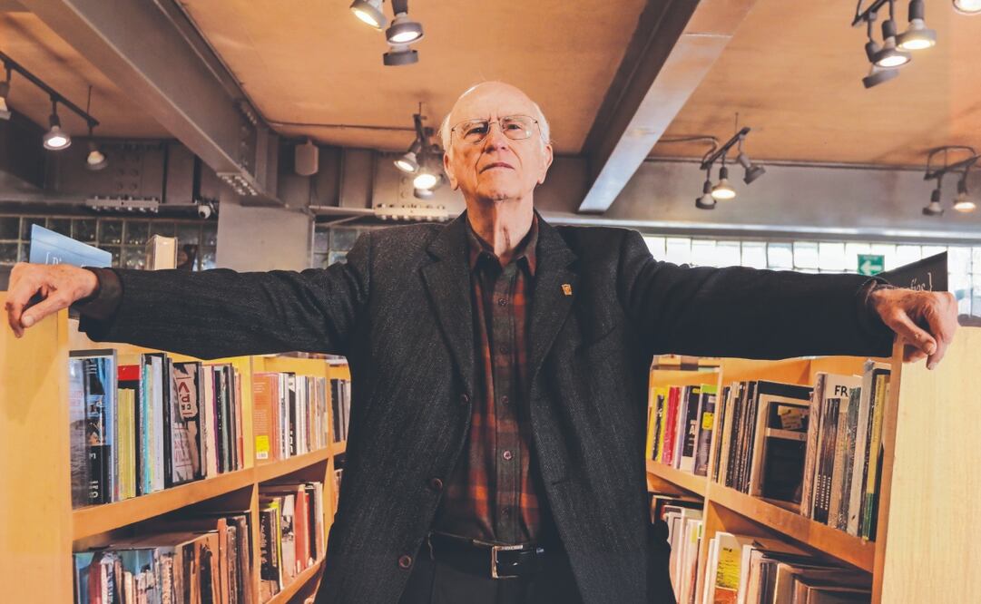 Roger Bartra comparte una serie de reflexiones sobre los viajes como parte de las Lecturas Estatutarias en la Academia Mexicana de la Lengua. Archivo El Universal